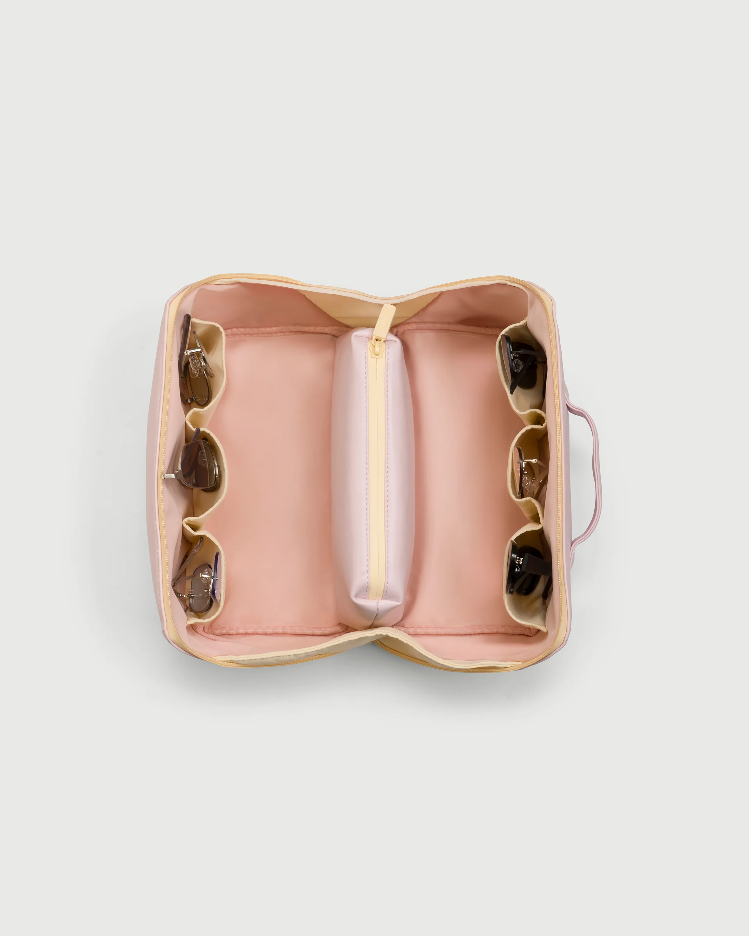 Travel Carrier - Image 10